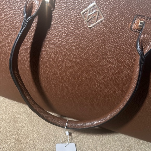 Karla Hanson handbag. I believe it to be a businesslike bag. Perhaps for travel - Picture 11 of 16